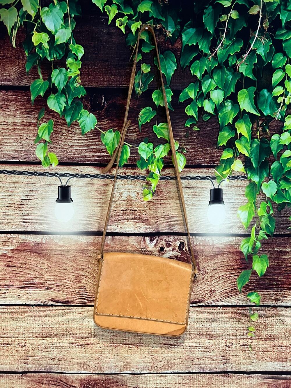 Nisolo Leather Crossbody Bag Purse Adjustable Strap Camel Beige Brown 10"x8" GUC